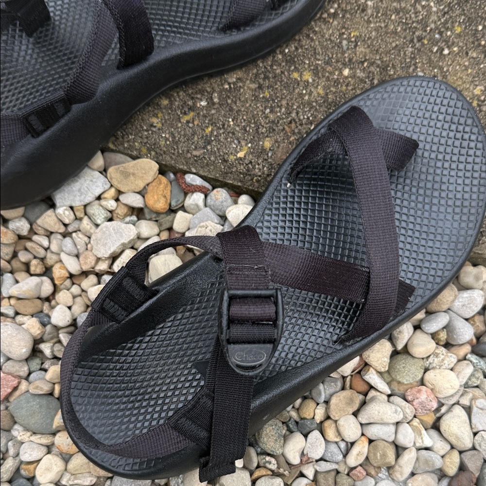 All-Black Sporty Strapped Platform SandalsChaco men’s 9 - Picture 7 of 7